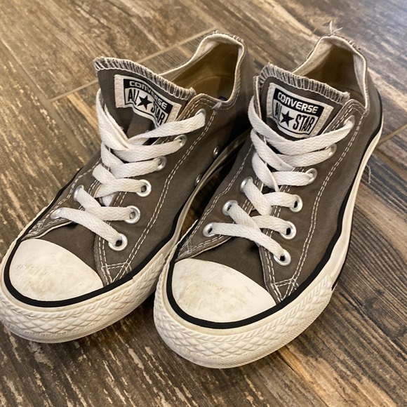 Converse All Star Sz 5.5 Low Top Chuck Taylors - Picture 1 of 8